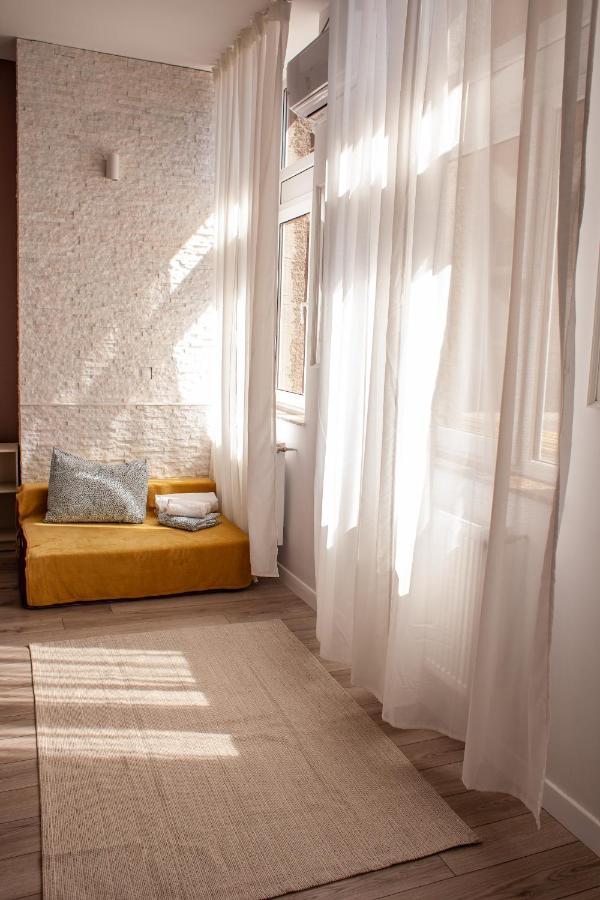 Sunny Studio Apartment Iasi Extérieur photo