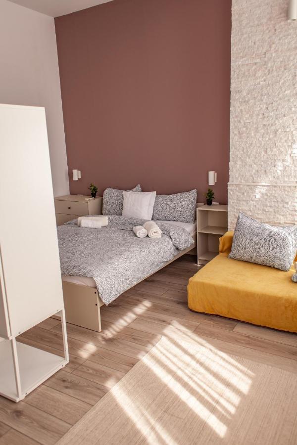 Sunny Studio Apartment Iasi Extérieur photo